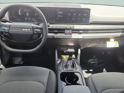 Used 2025 Kia K4 FWD image 11