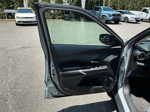 Certified 2022 Nissan Kicks SV FWD image 11