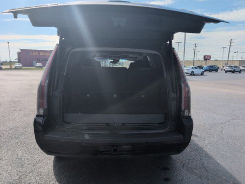 Used 2019 Cadillac Escalade Luxury AWD/4WD image 12