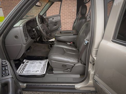 Used 2003 GMC Sierra 1500 SLT w/ SLT Preferred Equipment Group AWD/4WD image 16
