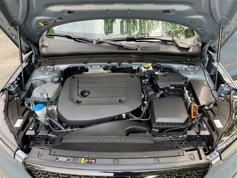 Certified 2023 Volvo XC40 B5 Plus w/ Climate Package image 25