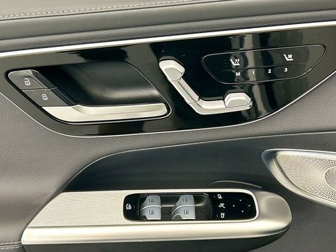 Used 2024 Mercedes-Benz GLC 300 4MATIC image 22
