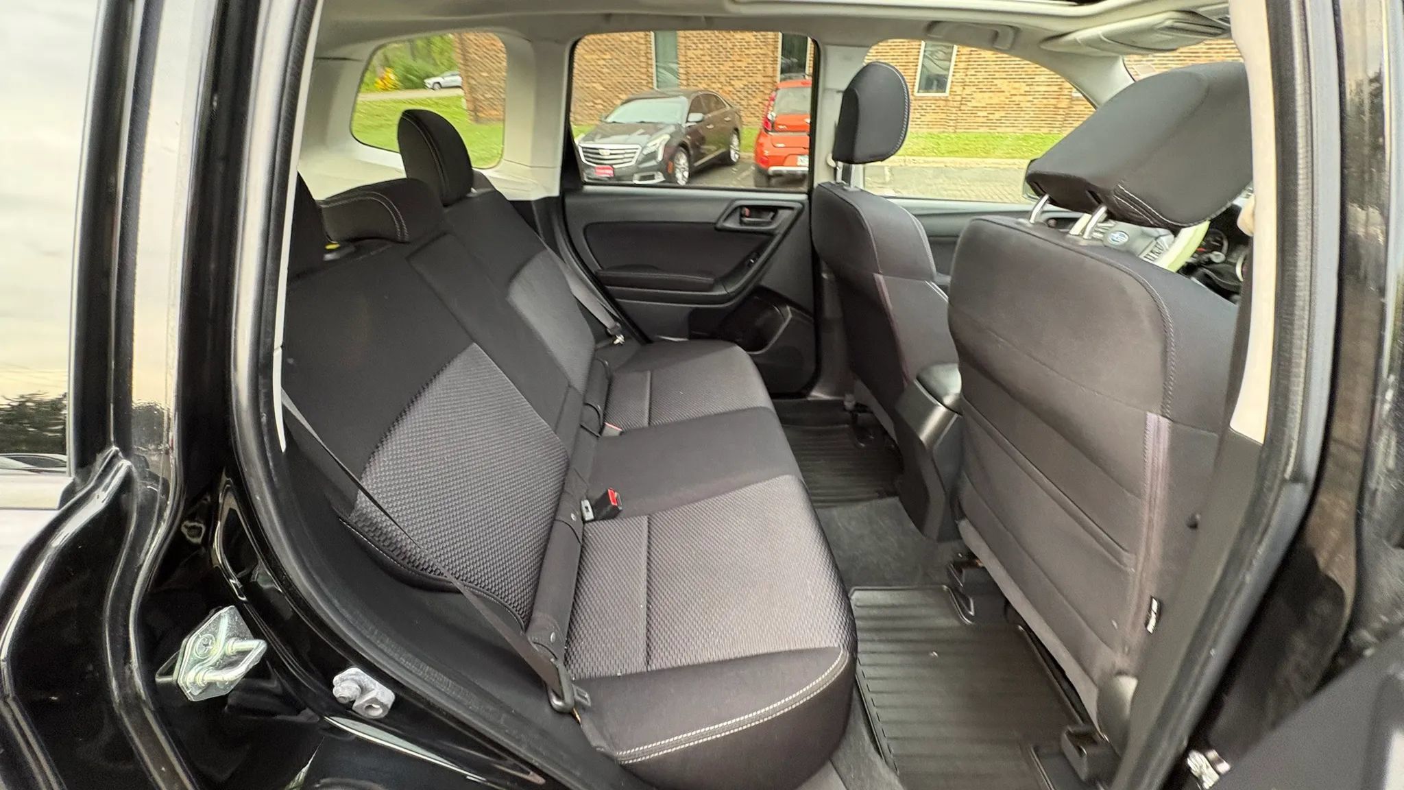 Used 2015 Subaru Forester 2.5i Premium w/ All-Weather Package AWD/4WD image 33