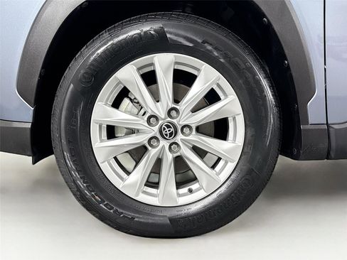 Certified 2023 Toyota Corolla Cross LE image 12