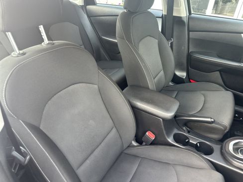 Used 2024 Kia Forte LXS w/ LXS Technology Package FWD image 28