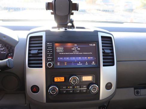 Used 2020 Nissan Frontier SV image 17