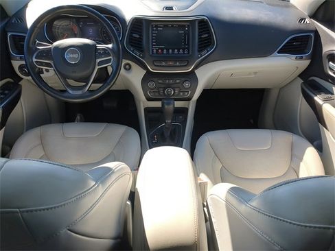 Used 2021 Jeep Cherokee Latitude Lux w/ Comfort/Convenience Group image 16