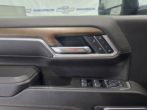 Used 2025 Chevrolet Silverado 3500 High Country w/ High Country Premium Package image 17