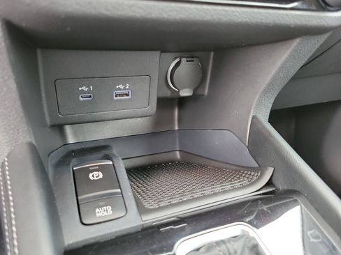 Used 2024 Nissan Kicks SR w/ SR Premium Package FWD image 23