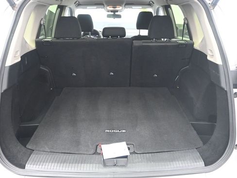 Used 2024 Nissan Rogue SV image 34