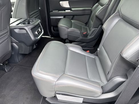 Used 2025 Ford Expedition Active AWD/4WD image 21