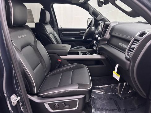 New 2026 RAM 1500 Laramie w/ Sport Appearance Package AWD/4WD image 17