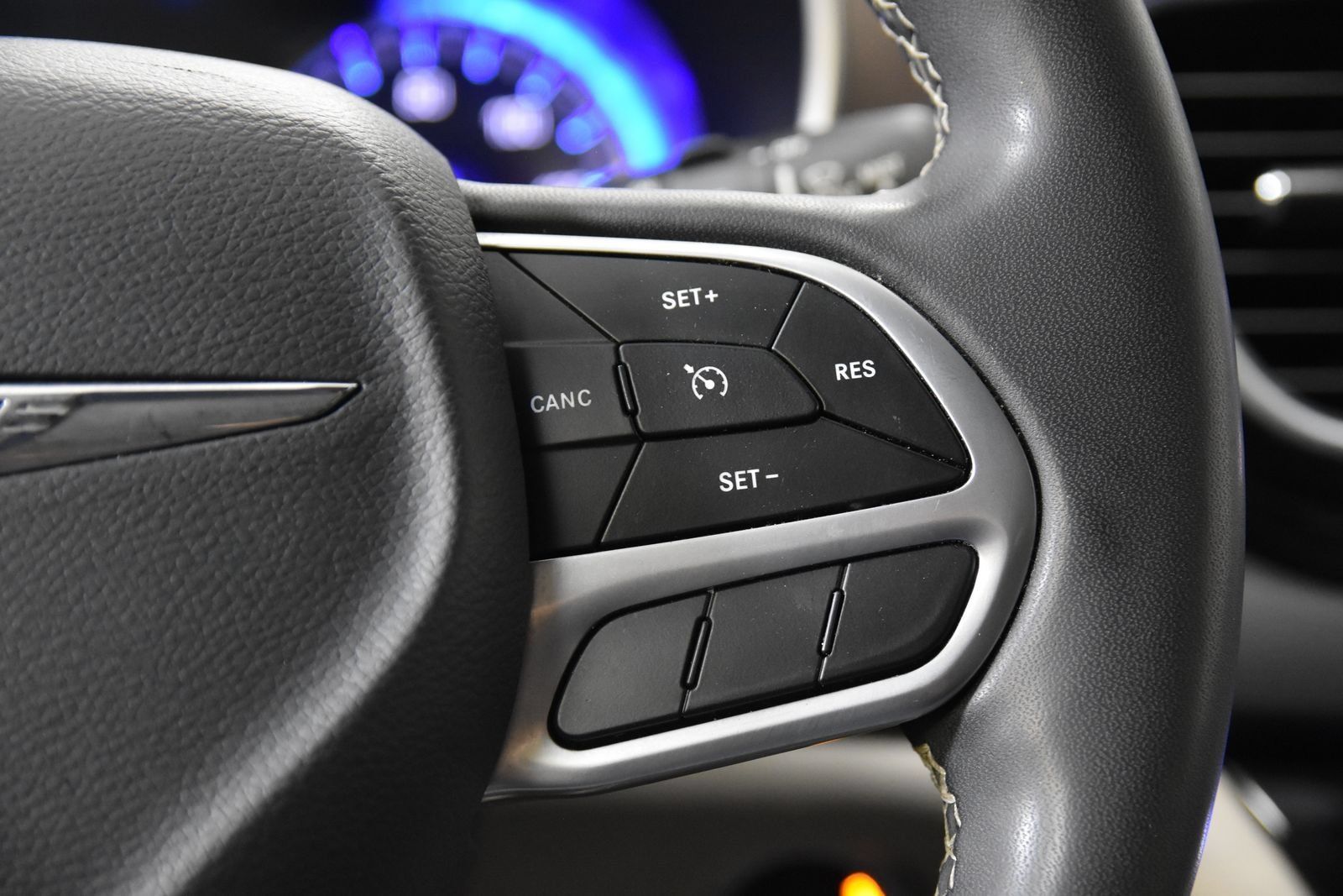 Used 2023 Chrysler Voyager LX FWD image 15