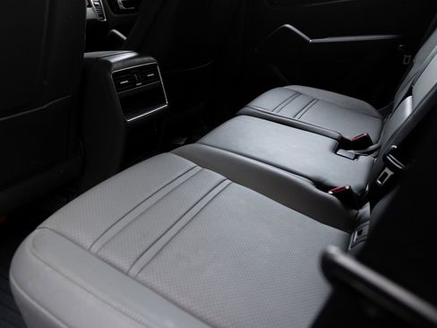 Certified 2023 Porsche Cayenne AWD/4WD image 23