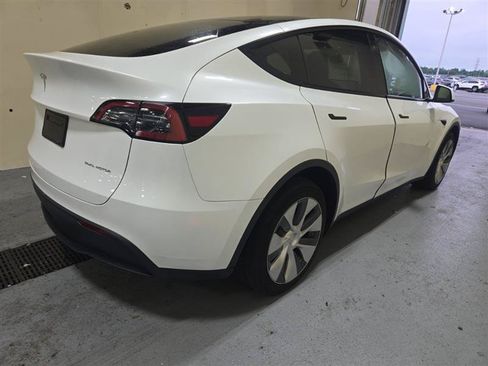 Used 2023 Tesla Model Y Long Range AWD/4WD image 5
