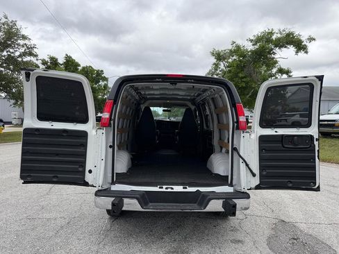 Used 2025 Chevrolet Express 2500 w/ Driver Convenience Package image 18
