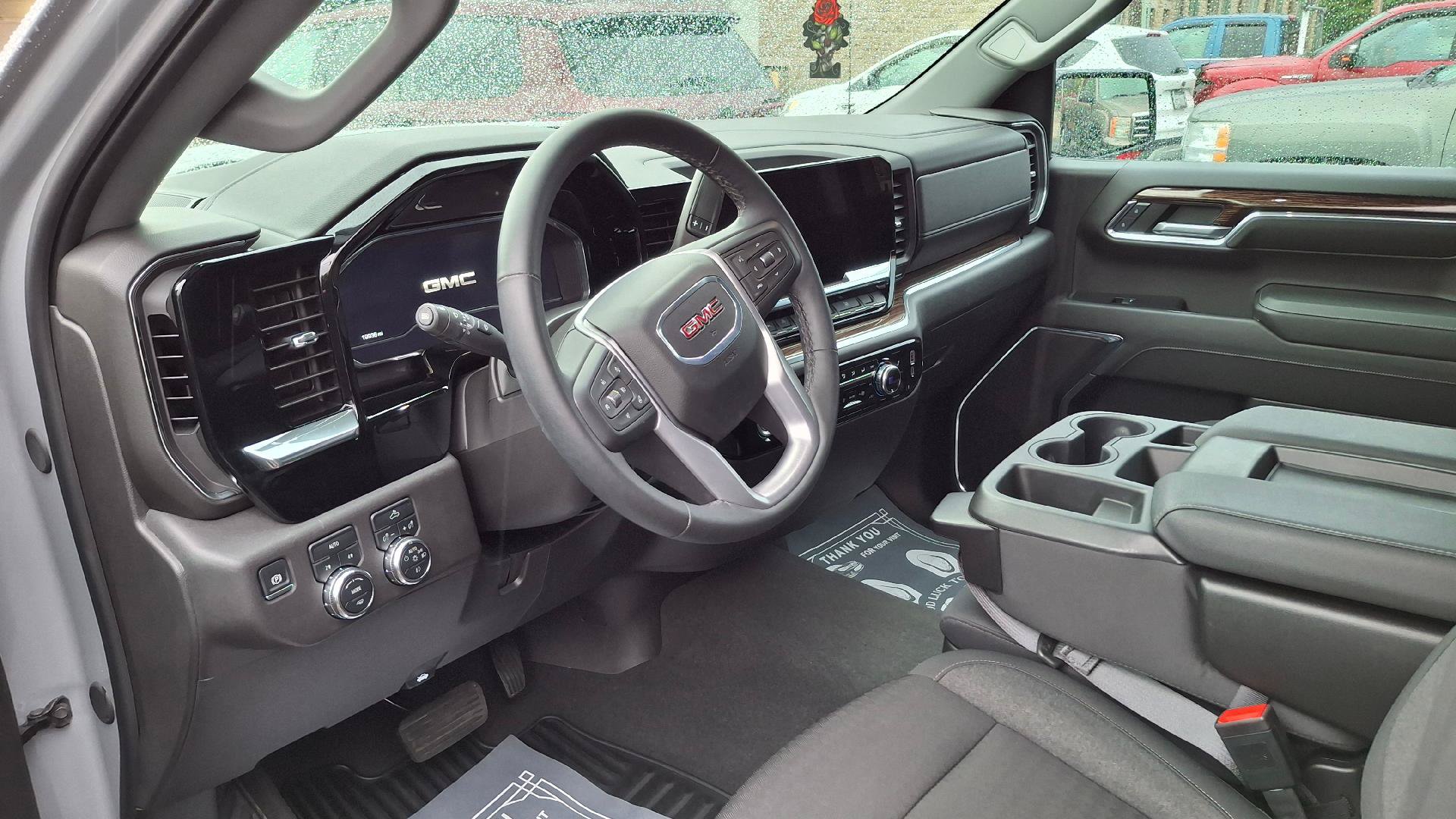 Used 2024 GMC Sierra 1500 Elevation AWD/4WD image 8