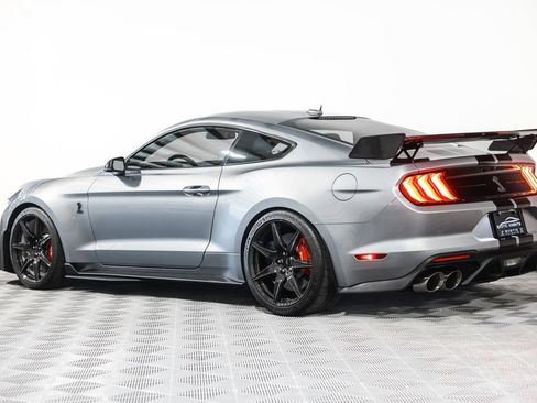 Used 2020 Ford Mustang Shelby GT500 w/ Carbon Fiber Track Pack RWD image 16