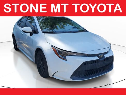 Used 2021 Toyota Corolla LE FWD image 1