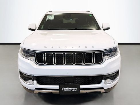 Used 2022 Jeep Wagoneer Series III AWD/4WD image 2