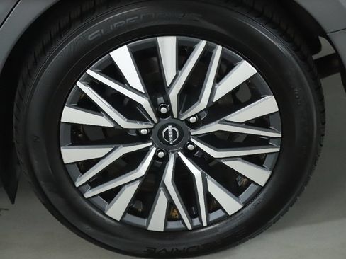 Used 2024 Nissan Altima 2.5 SV FWD image 39