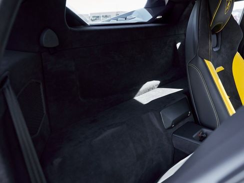 Used 2023 Lamborghini Huracan Tecnica image 47