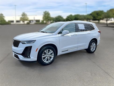 Certified 2024 Cadillac XT6 Luxury w/ LPO, Floor Liner Package image 32