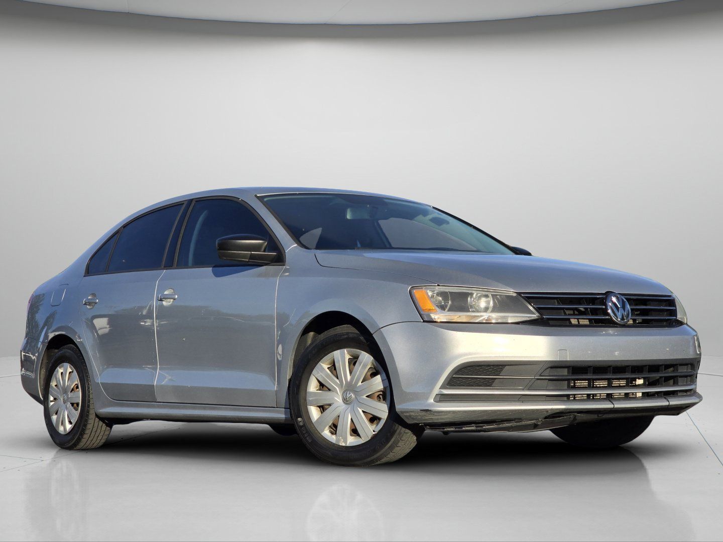 Used 2015 Volkswagen Jetta S FWD image 2