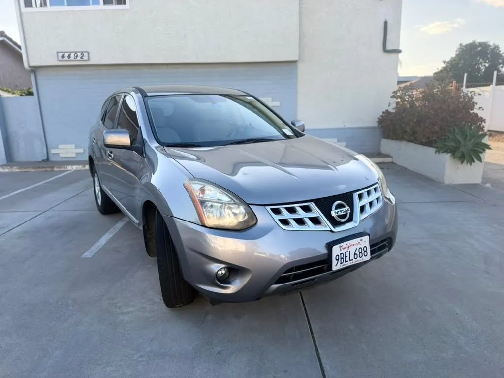 Used 2013 Nissan Rogue S w/ Special Edition Pkg AWD/4WD image 1
