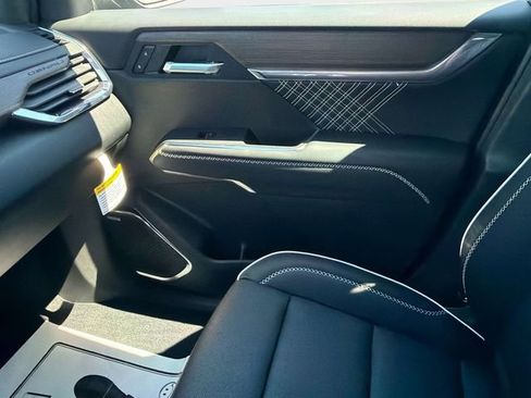 New 2026 GMC Acadia Denali w/ Super Cruise Package image 24