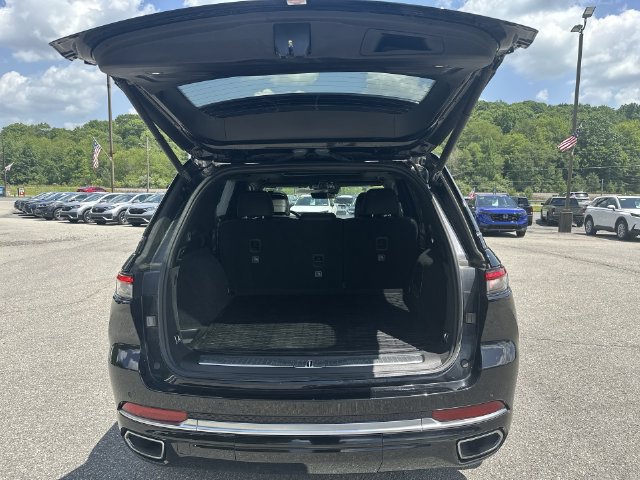 Used 2022 Jeep Grand Cherokee Summit AWD/4WD image 24