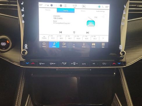 Used 2024 Jeep Wagoneer L Series II w/ Flexible Seating Group image 16