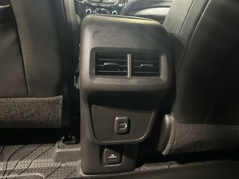 Used 2023 Chevrolet Equinox RS w/ RS Leather Package AWD/4WD image 21
