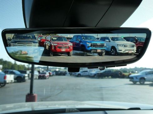 New 2026 Chevrolet Suburban High Country AWD/4WD image 32