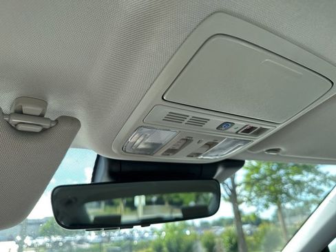 Used 2019 Honda Accord Touring image 13
