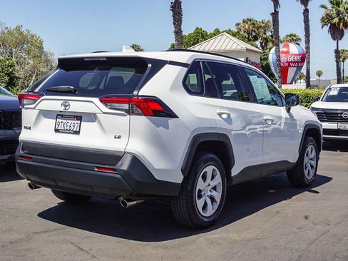 Used 2021 Toyota RAV4 LE FWD image 7
