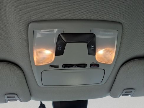 Used 2018 Toyota Sienna LE FWD image 9