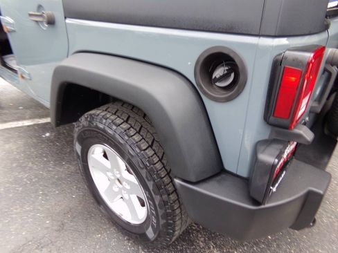 Used 2015 Jeep Wrangler Unlimited Sport w/ Quick Order Package 24S AWD/4WD image 16