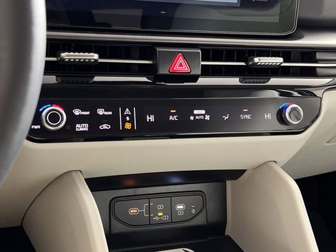 New 2026 Kia Sportage EX image 19