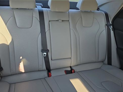 New 2026 Hyundai Elantra Limited FWD image 10