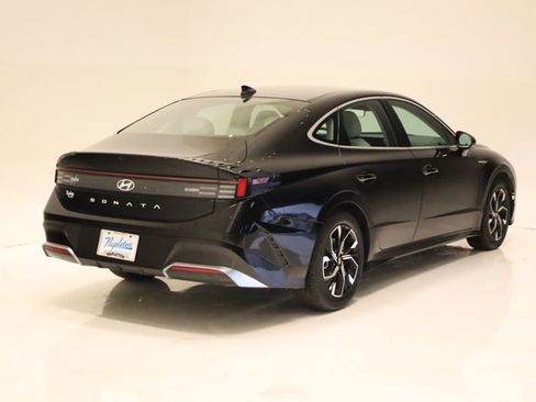 Used 2025 Hyundai Sonata SEL FWD image 4
