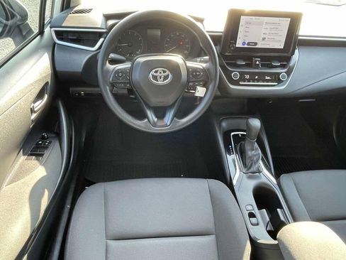 Used 2025 Toyota Corolla LE image 13