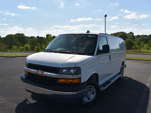 Used 2024 Chevrolet Express 2500 w/ Driver Convenience Package RWD image 5