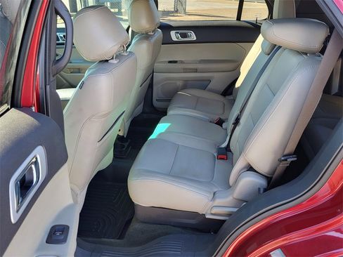 Used 2013 Ford Explorer XLT image 13