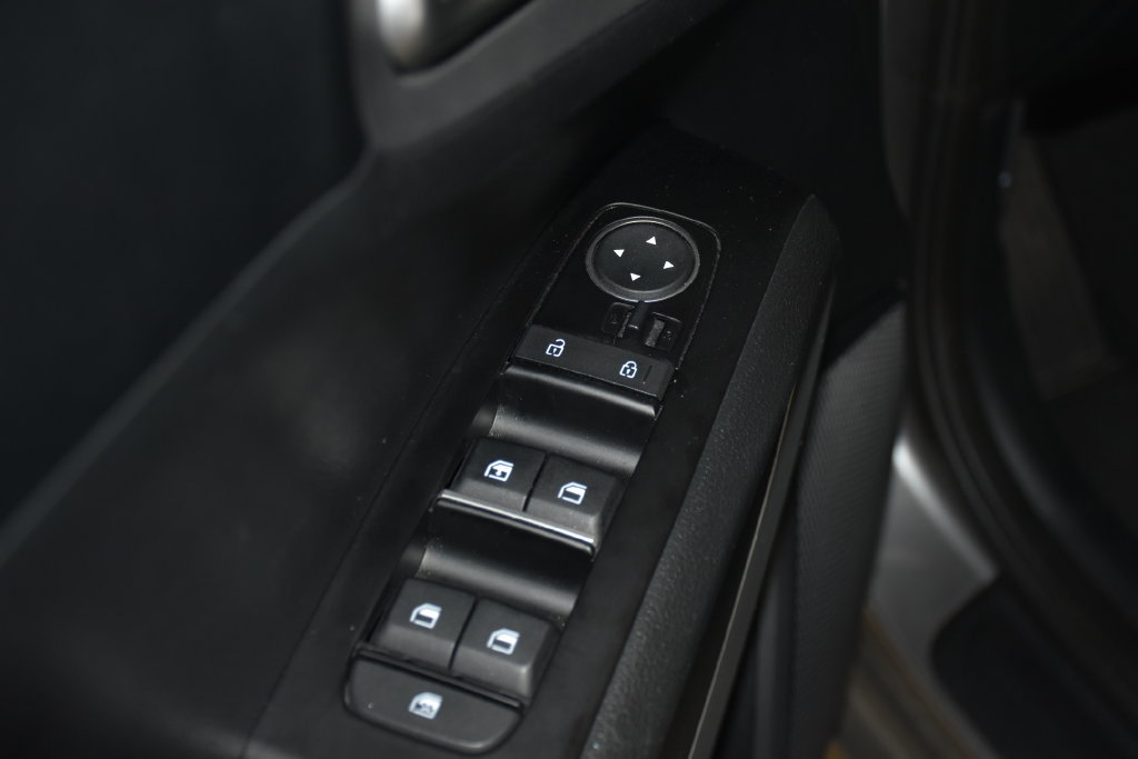 Used 2025 Kia Soul LX w/ LX Technology Package FWD image 24