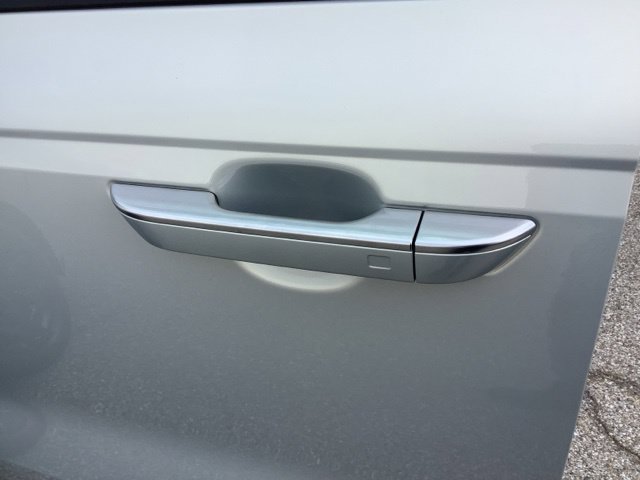 Used 2025 Kia Carnival SX Prestige FWD image 24