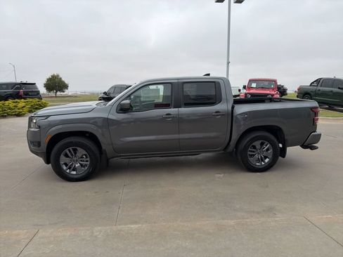 Used 2026 Nissan Frontier SV w/ All-Weather Content Package RWD image 4
