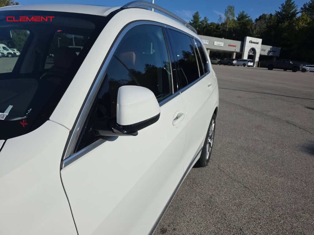 Used 2021 BMW X7 xDrive40i w/ Premium Package AWD/4WD image 4