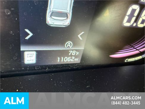 Used 2025 Kia Soul LX w/ LX Technology Package FWD image 26