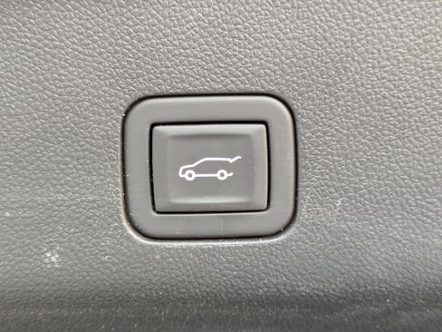 Used 2023 Chevrolet Tahoe LT image 8